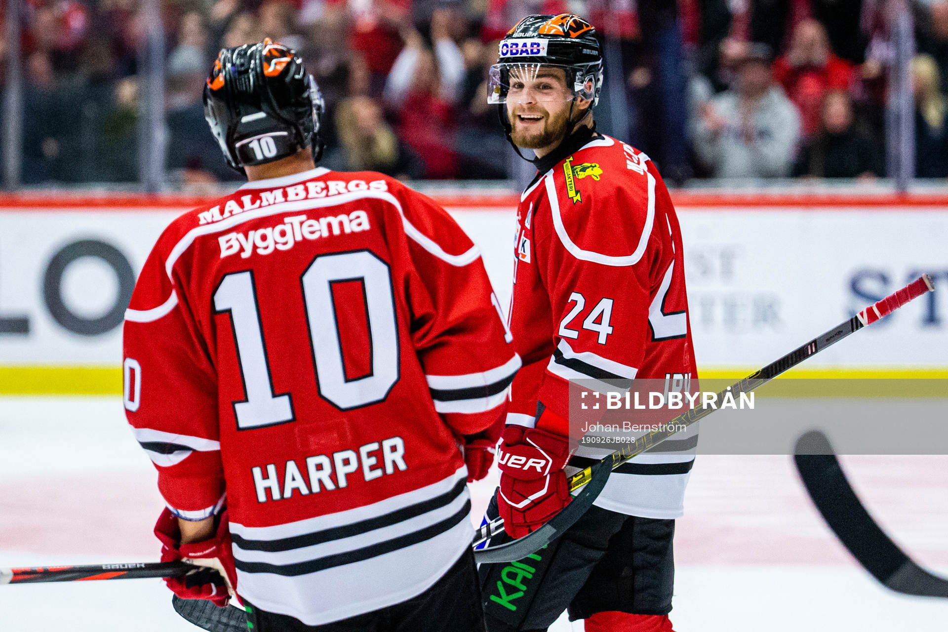 Örebros Aaron Irving jublar
