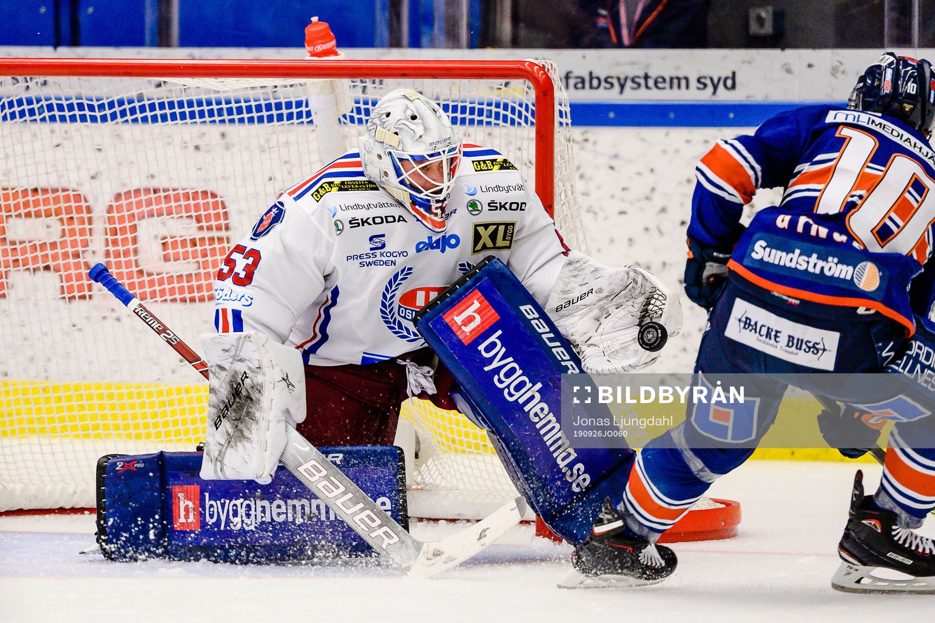 Oskarshamns målvakt Fredrik Pettersson-Wentzel stöter