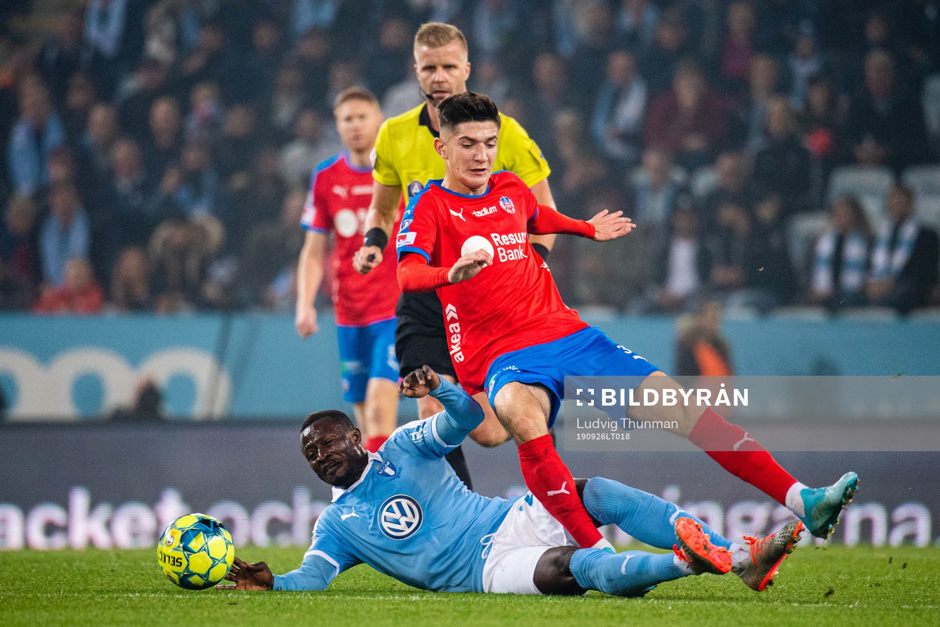 Malmö FFs Bonke Innocent och Helsingborgs Armin Gigovic