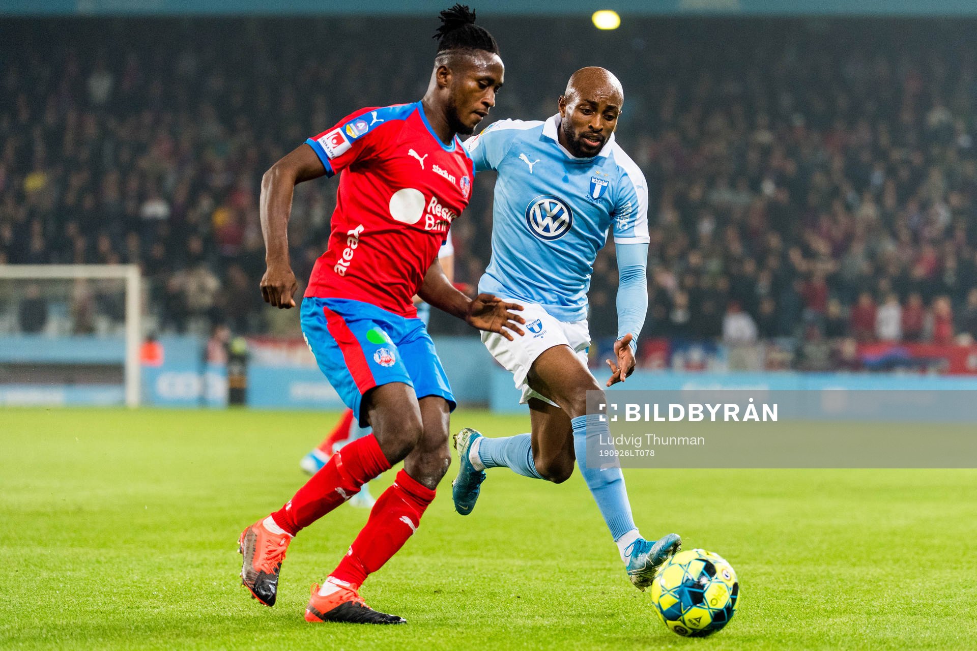 Helsingborgs Mamudu Moro och Malmö FFs Fouad Bachirou