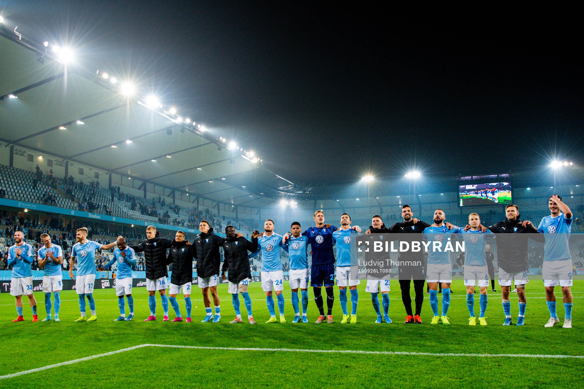 Malmö FFs spelare tackar publiken