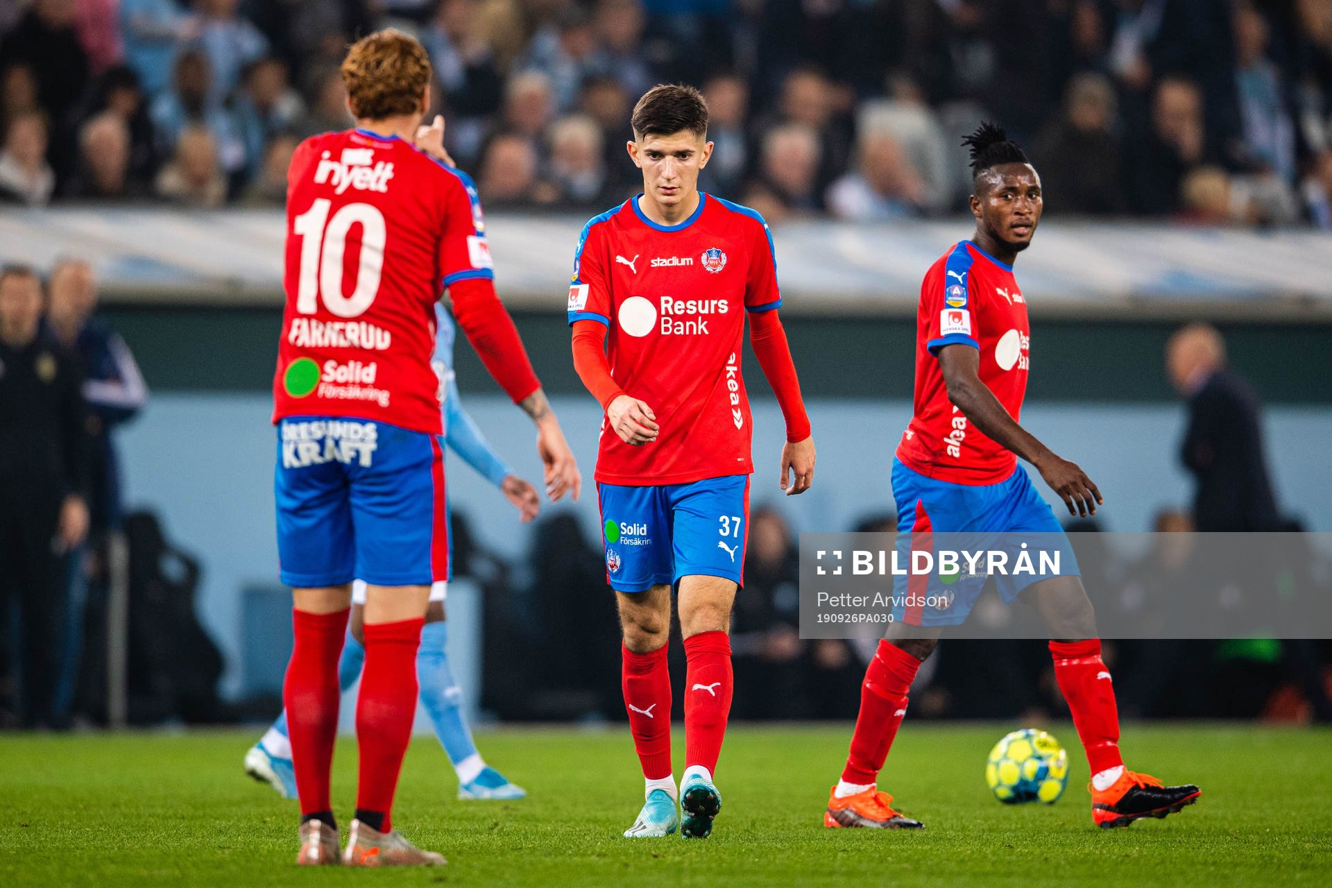 Helsingborgs Armin Gigovic och Mamudu Moro deppar