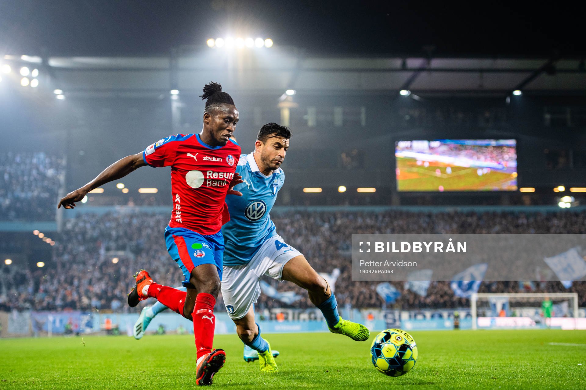 Helsingborgs Mamudu Moro och Malmö FFs Behrang Safari