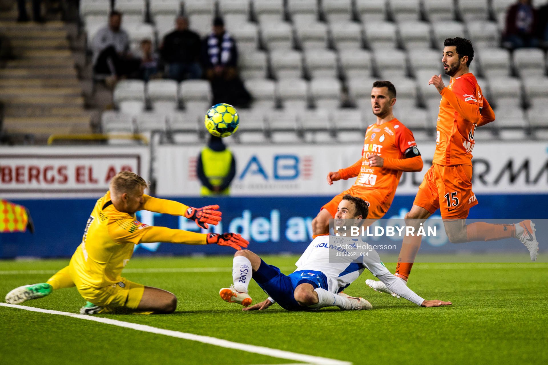 AFC Eskilstunas målvakt Ole Söderberg och IFK