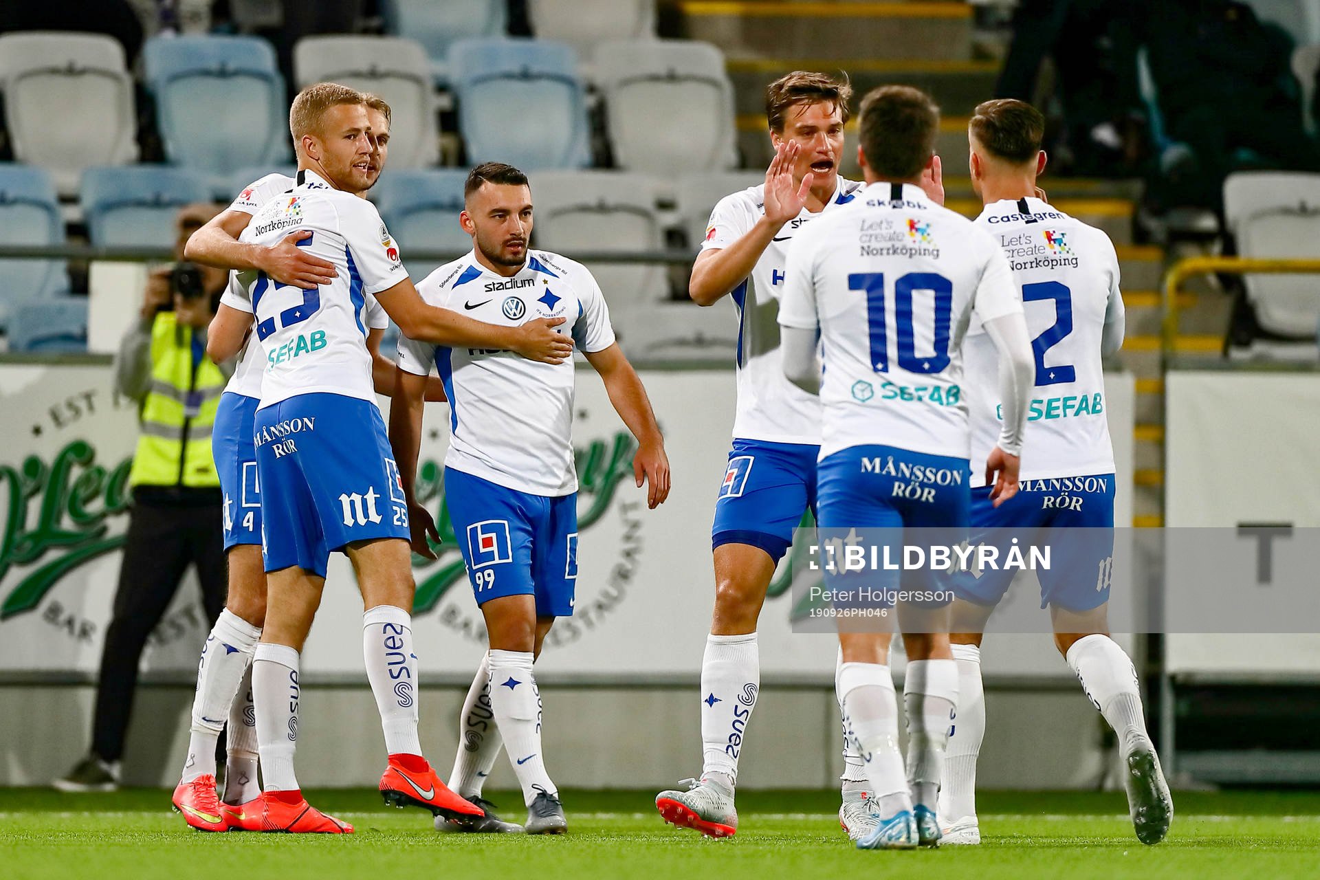 IFK Norrköpings spelare jublar