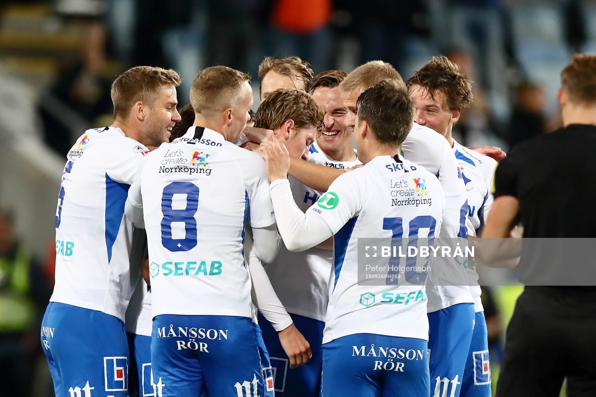 IFK Norrköpings spelare jublar