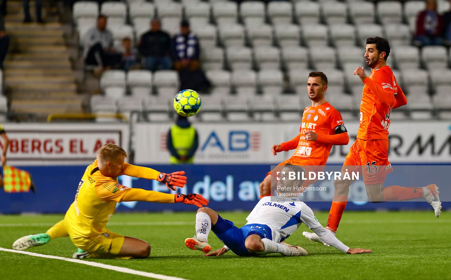 AFC Eskilstunas målvakt Ole Söderberg och IFK