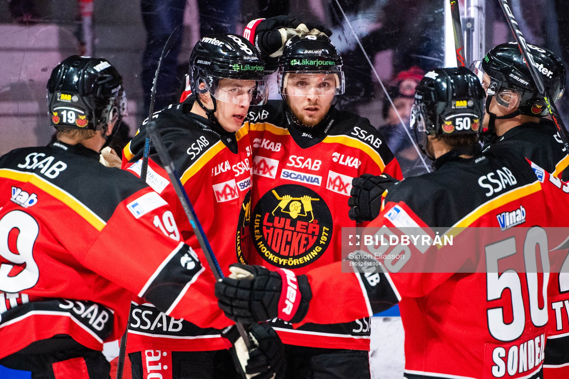 Luleås Arttu Ilomäki och Robin Kovacs jublar