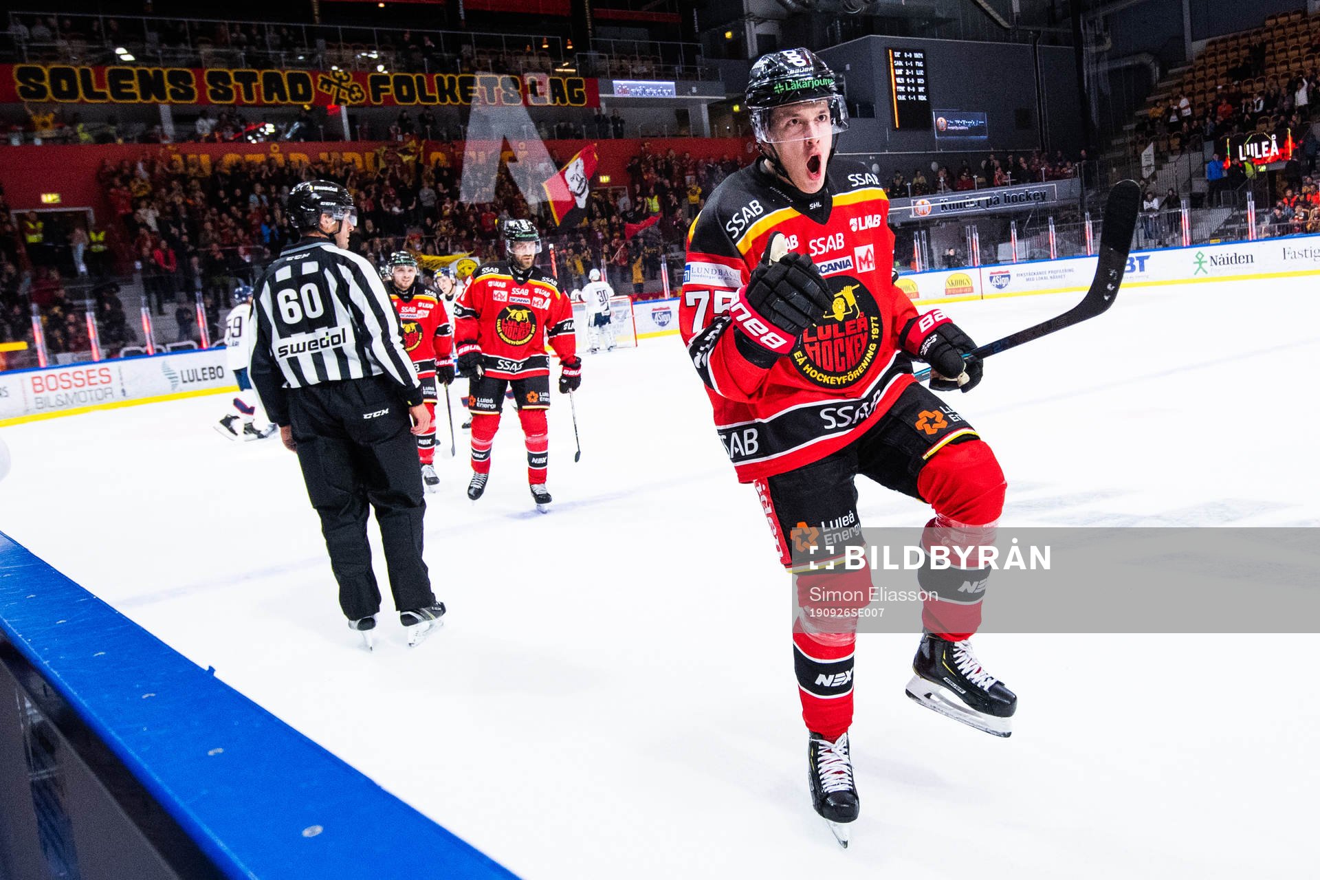 Luleås Arttu Ilomäki jublar