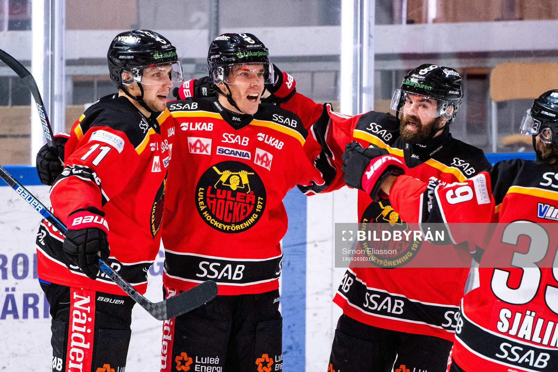 Luleås Fredrik Styrman, mitten, jublar