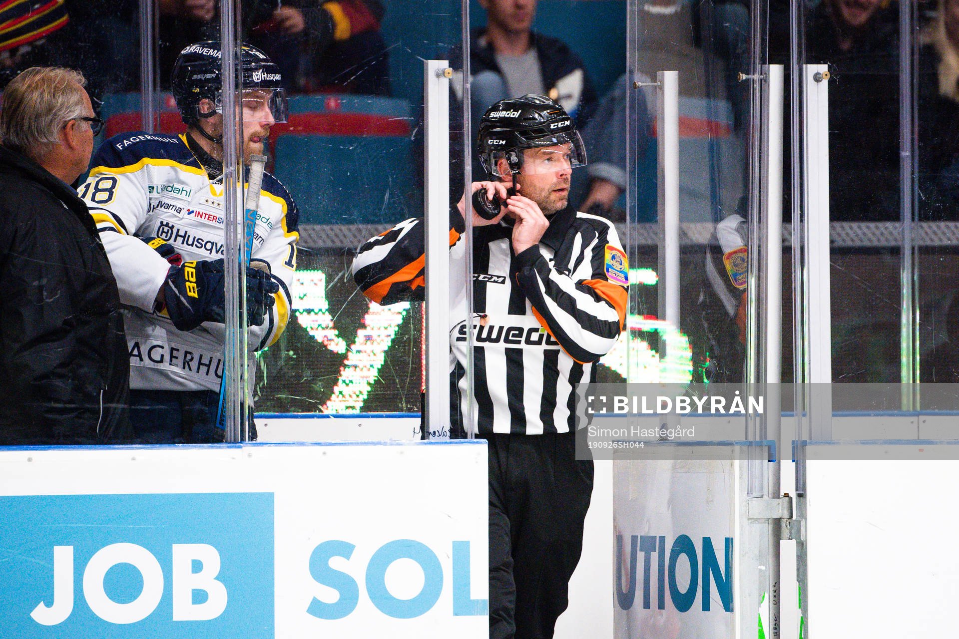 s Joakim Andersson och domare Patrik Sjöberg