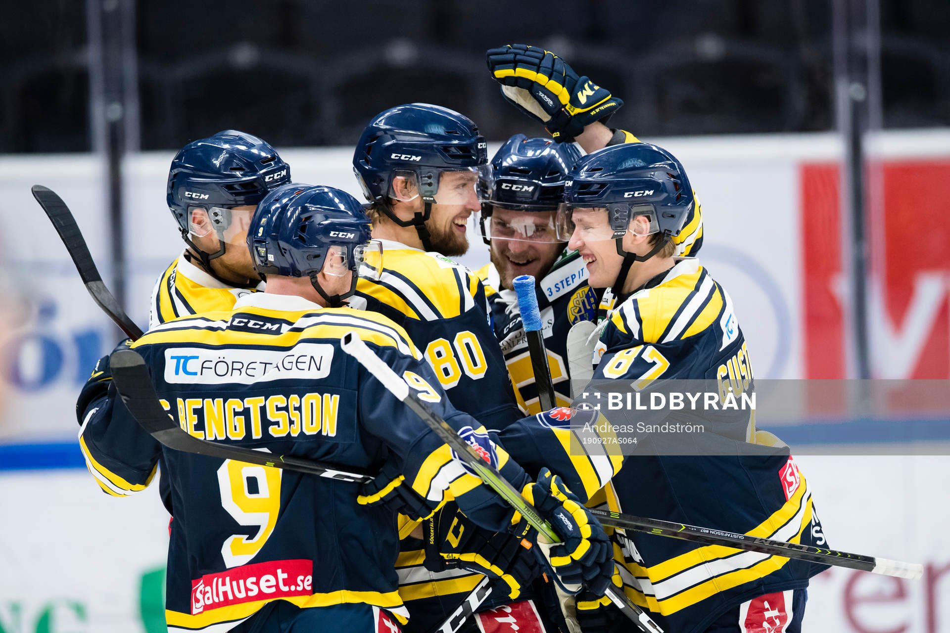 Södertäljes Ludwig Blomstrand (m) gör 4-0 och jublar med