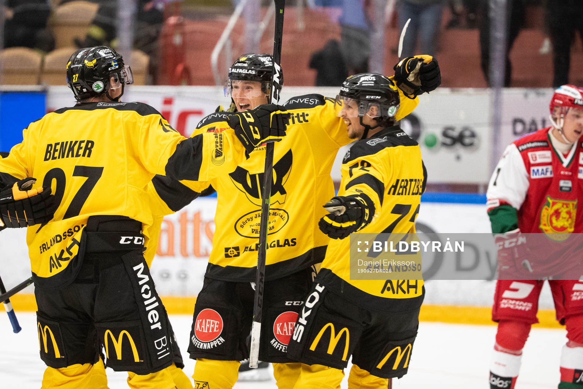Västerås Isac Skedung jublar