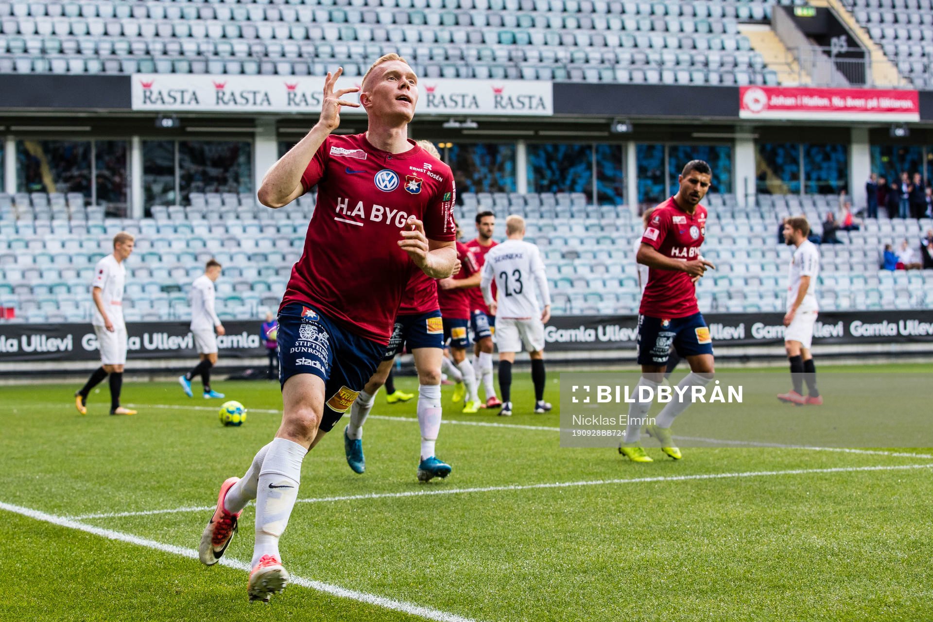 Örgrytes David Engström jublar efter 1-1 under fotbollsmatchen i Superettan mellan Örgryte och Brommapojkarna den 28 september 2019 i Göteborg.