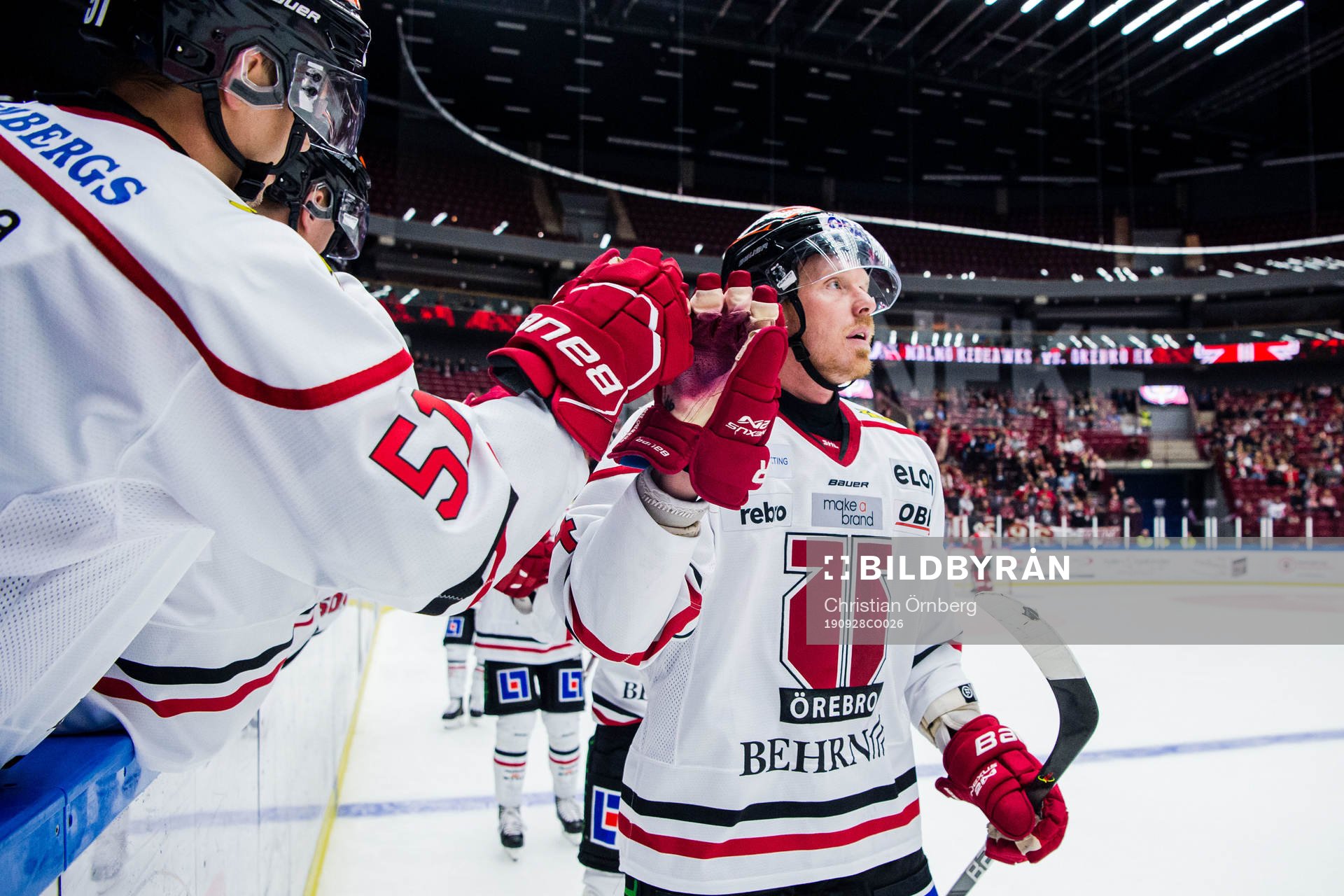 Örebros målvakt Jonas Arntzen och Ryan Stoa jublar