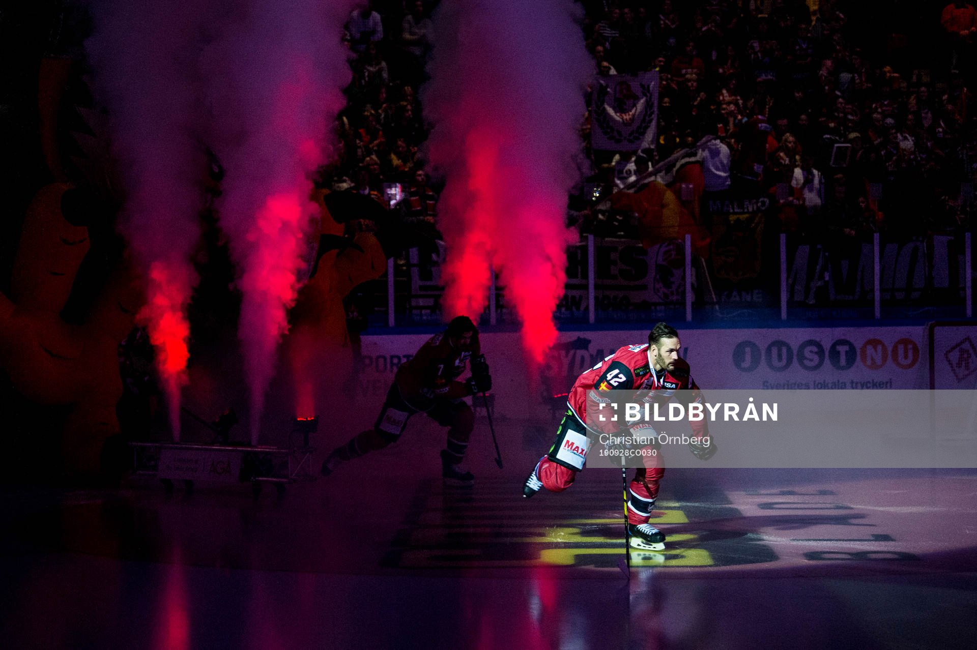 Malmö Redhawks Niklas Arell kommer in på isen innan