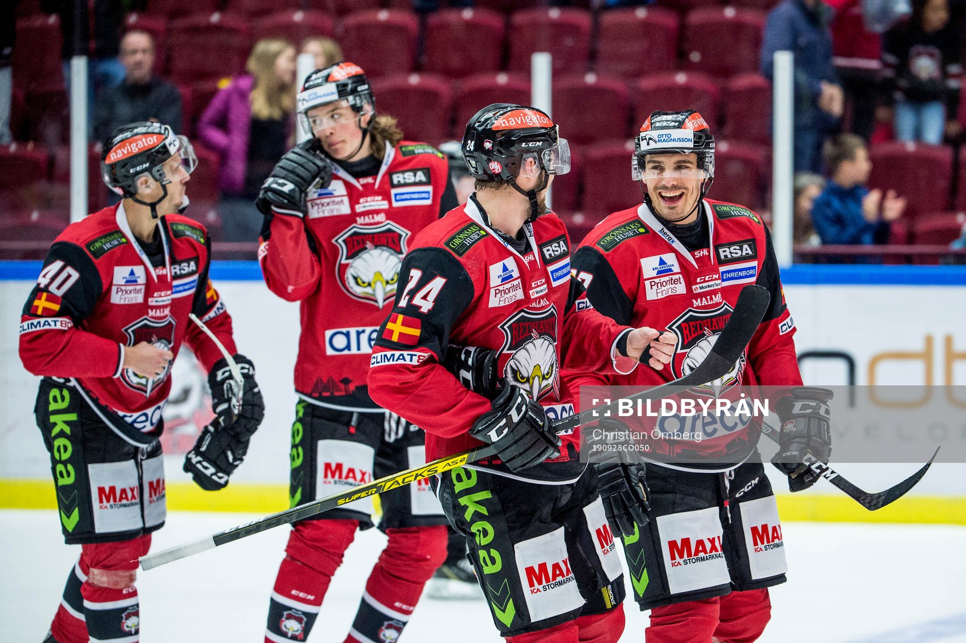 Malmö Redhawks Emil Molin och Henrik Hetta jublar