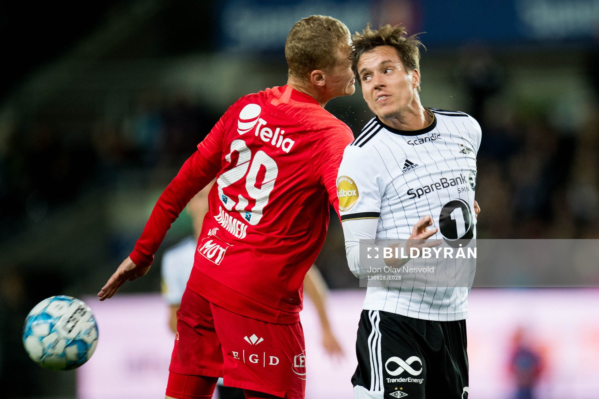 Kristoffer Barmen of Brann and Anders Konradsen of Rosenborg