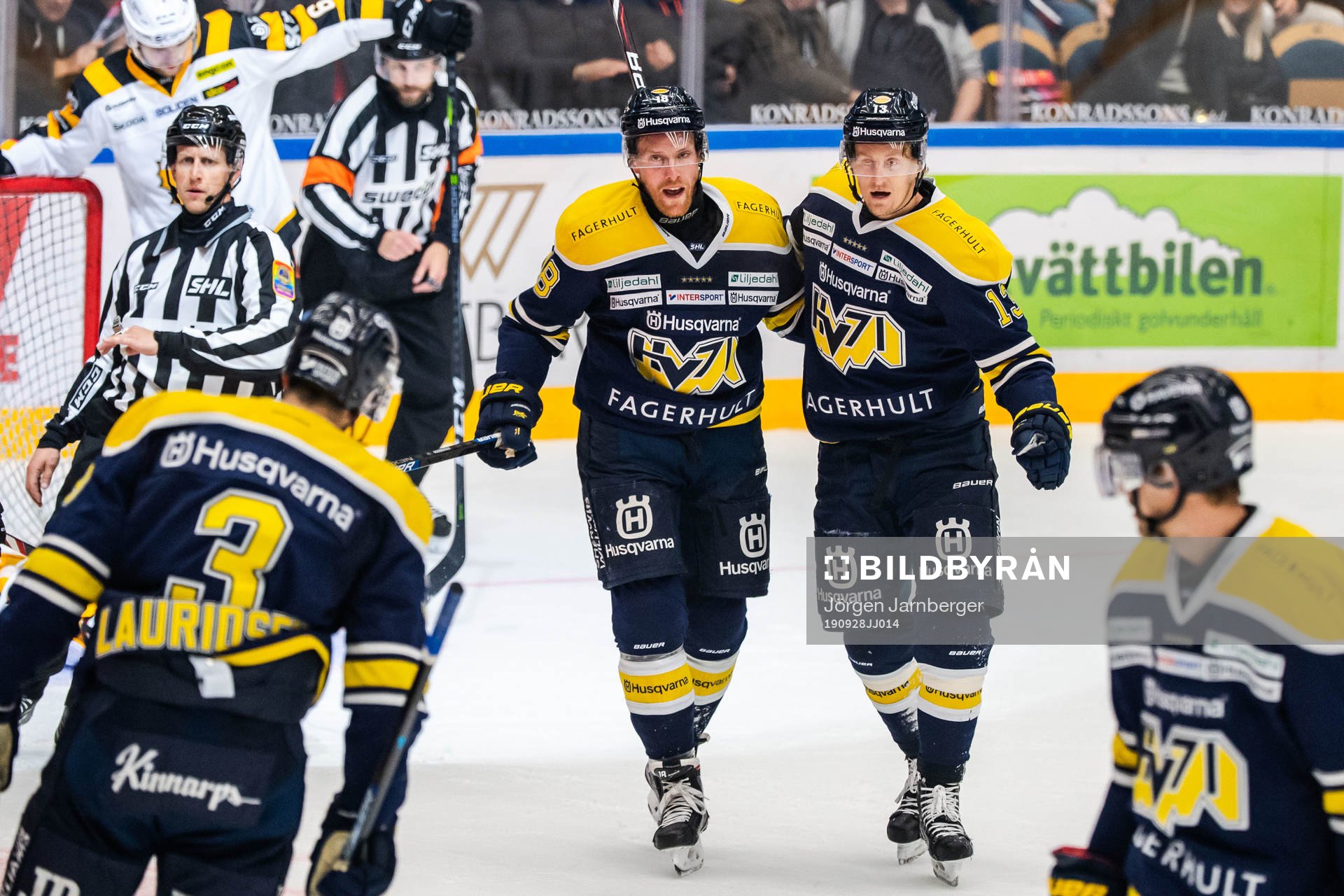 s Oscar Sundh och Joakim Andersson jublar