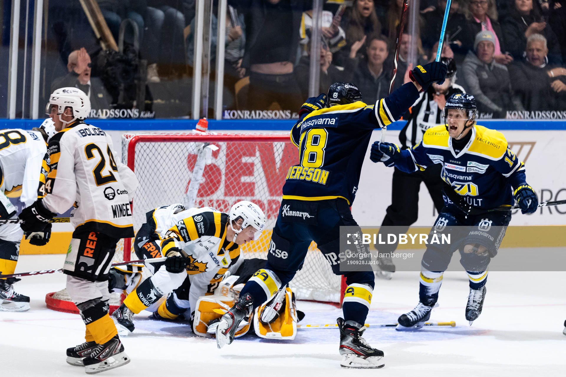 s Oscar Sundh jublar med Joakim Andersson