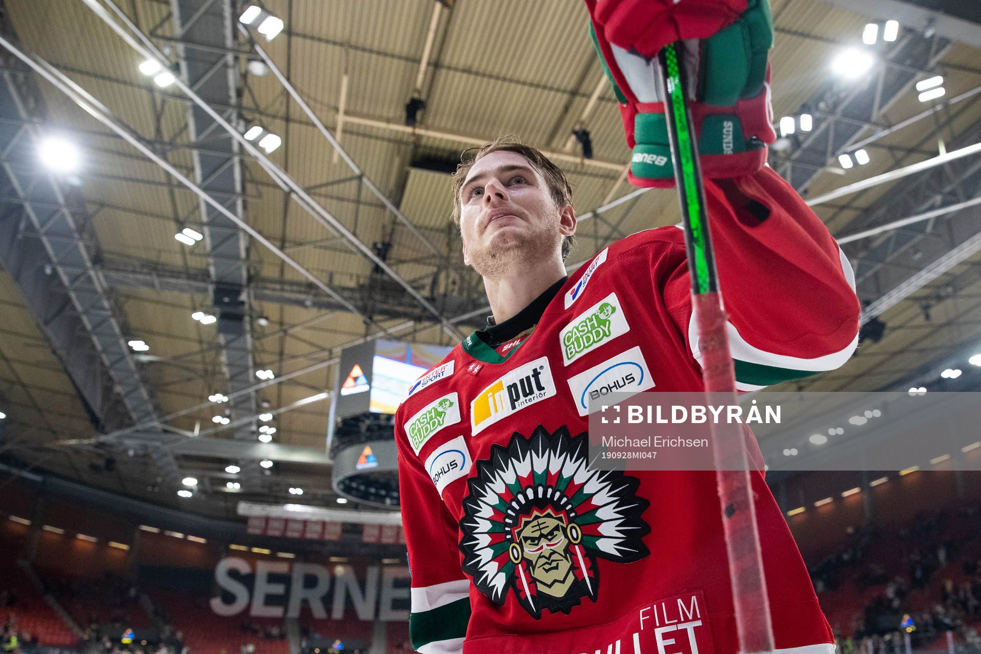 Frölundas Johan Sundström tackar publiken