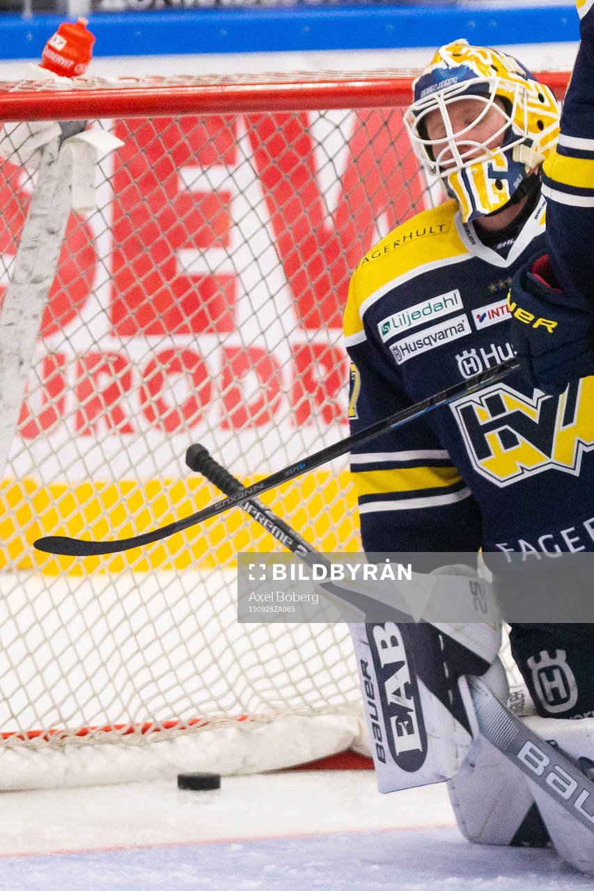 s målvakt Jonas Gunnarsson deppar
