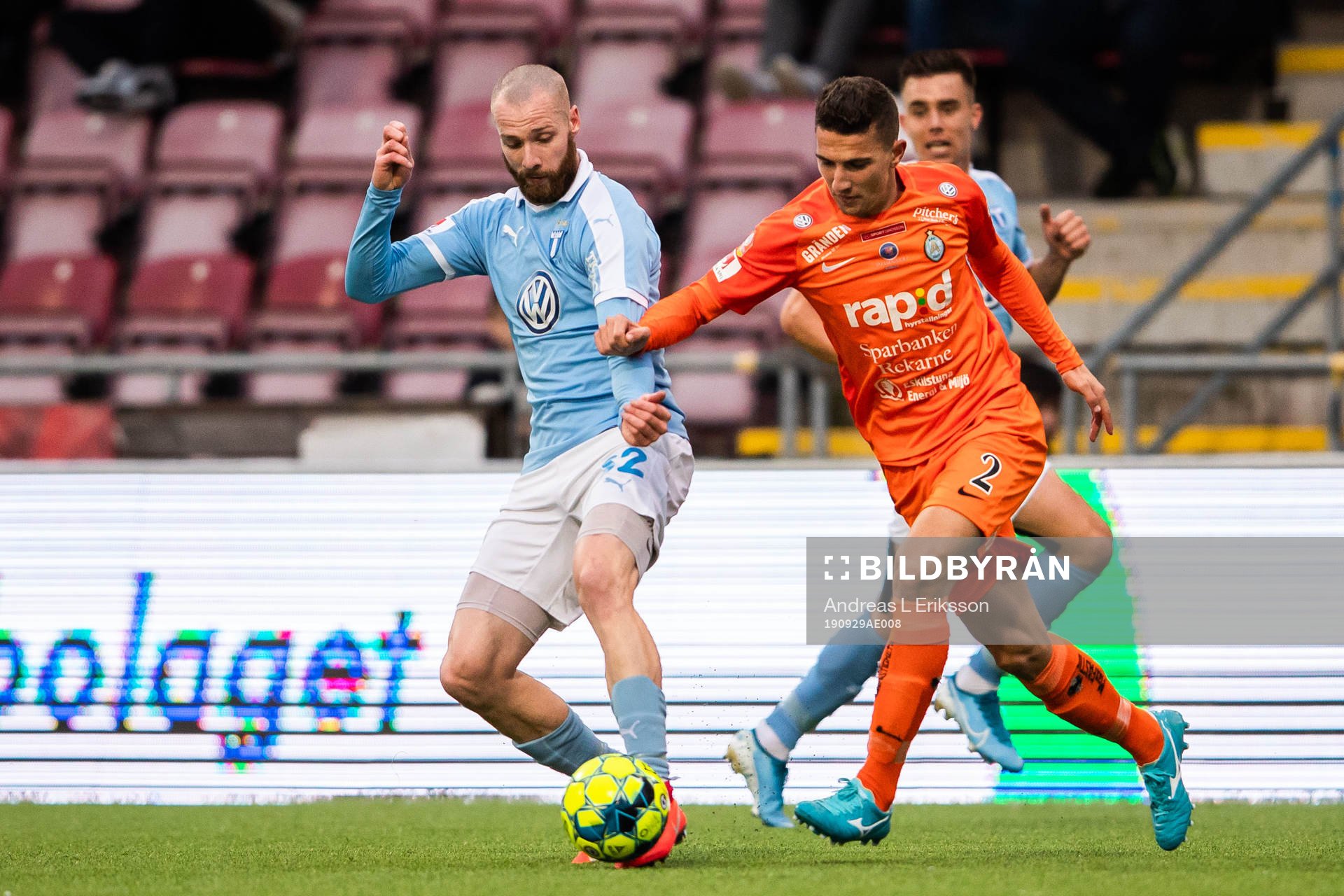 Malmö FFs Jo Inge Berget och AFC Eskilstunas Adnan Kojic