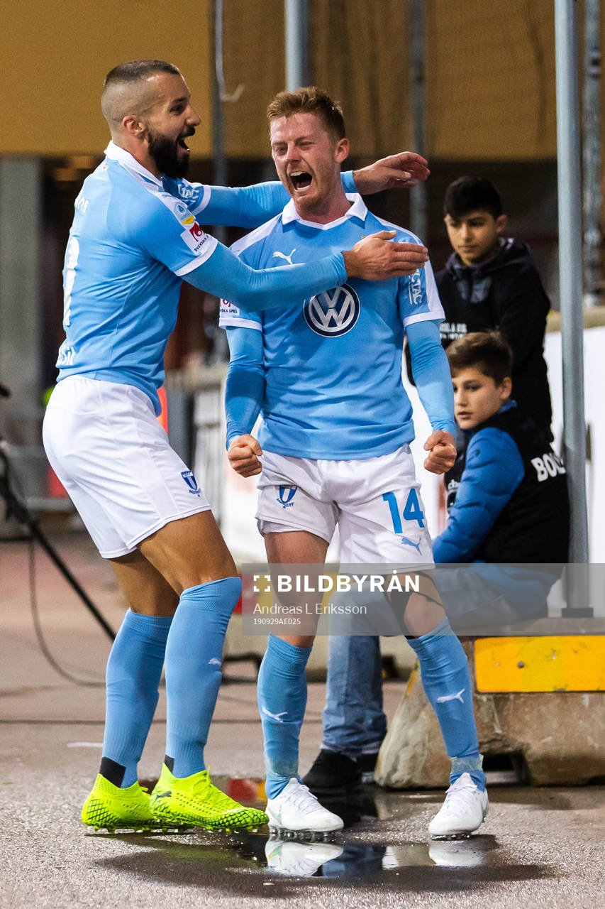 Malmö FFs Anders Christiansen och Guillermo Molins jublar efter 0-1 under fotbollsmatchen i Allsvenskan mellan AFC Eskilstuna och Malmö FF den 29 september 2019 i Eskilstuna.