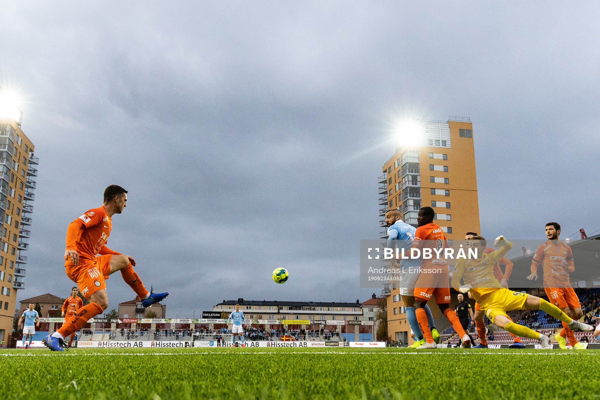 Malmö FFs Guillermo Molins utmanar AFC Eskilstunas Michael
