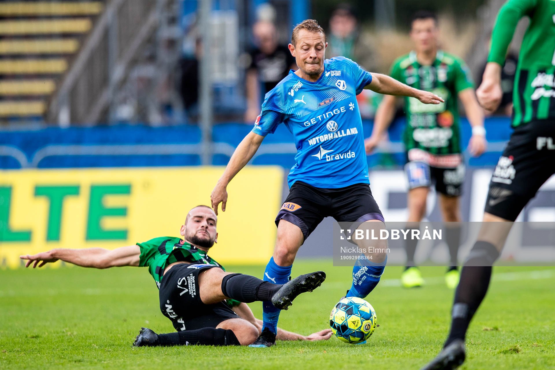 Varbergs Perparim Beqaj mot Halmstads Joel Allansson