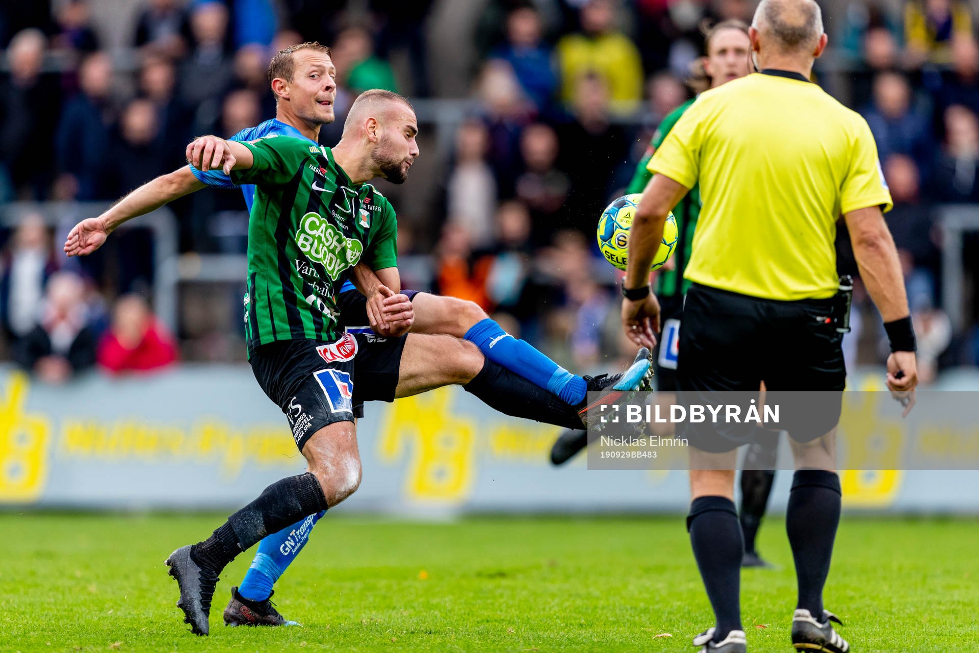 Varbergs Perparim Beqaj mot Halmstads Joel Allansson