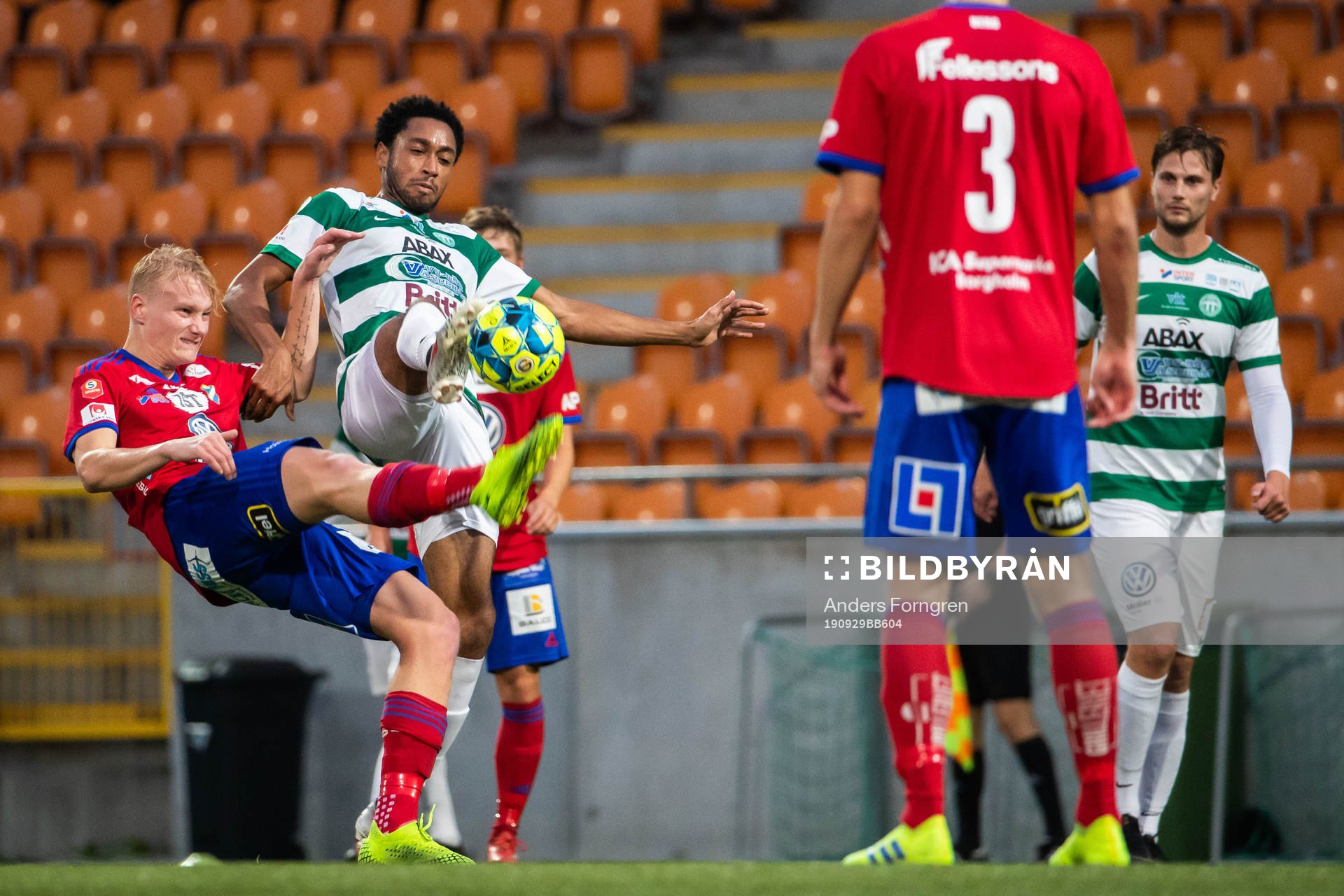 Östers Filip Örnblom och Västerås Brian Span