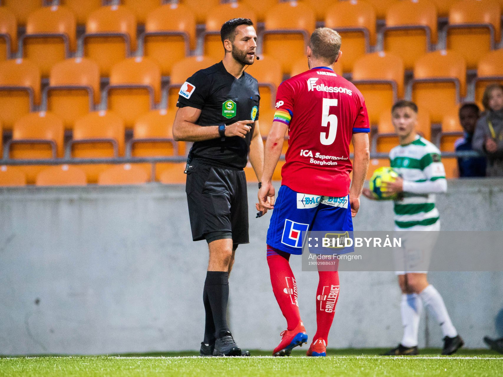 Domare Granit Msqedonci i samtal med Östers Stefan Karlsson
