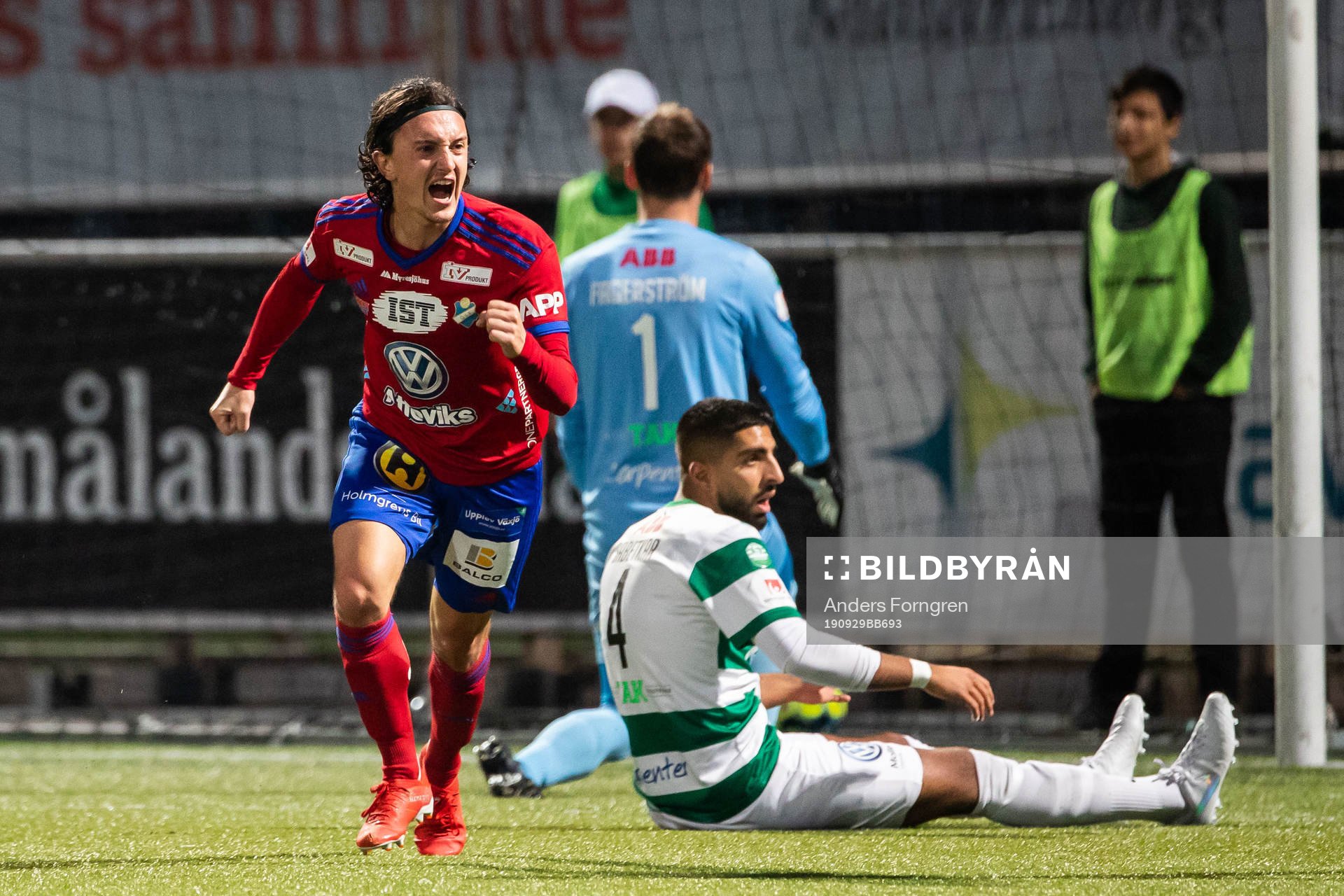 Östers Mattias Pavic jublar