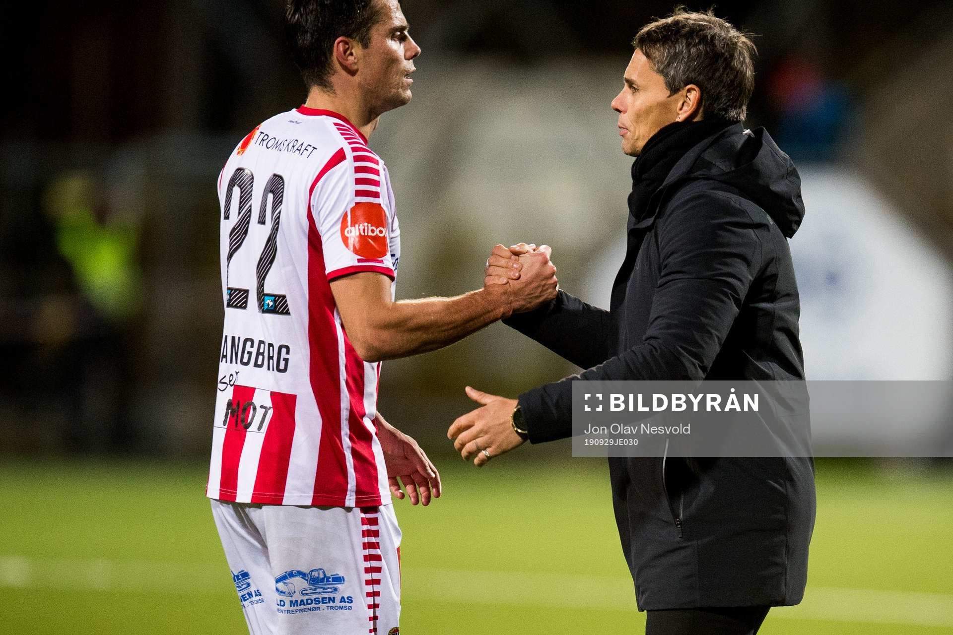 Simen Wangberg of Tromsø and Simo Valakari, head coach of Tromsø, after the Eliteserien match between Bodø/Glimt and Tromsø on September 29, 2019 in Bodø.