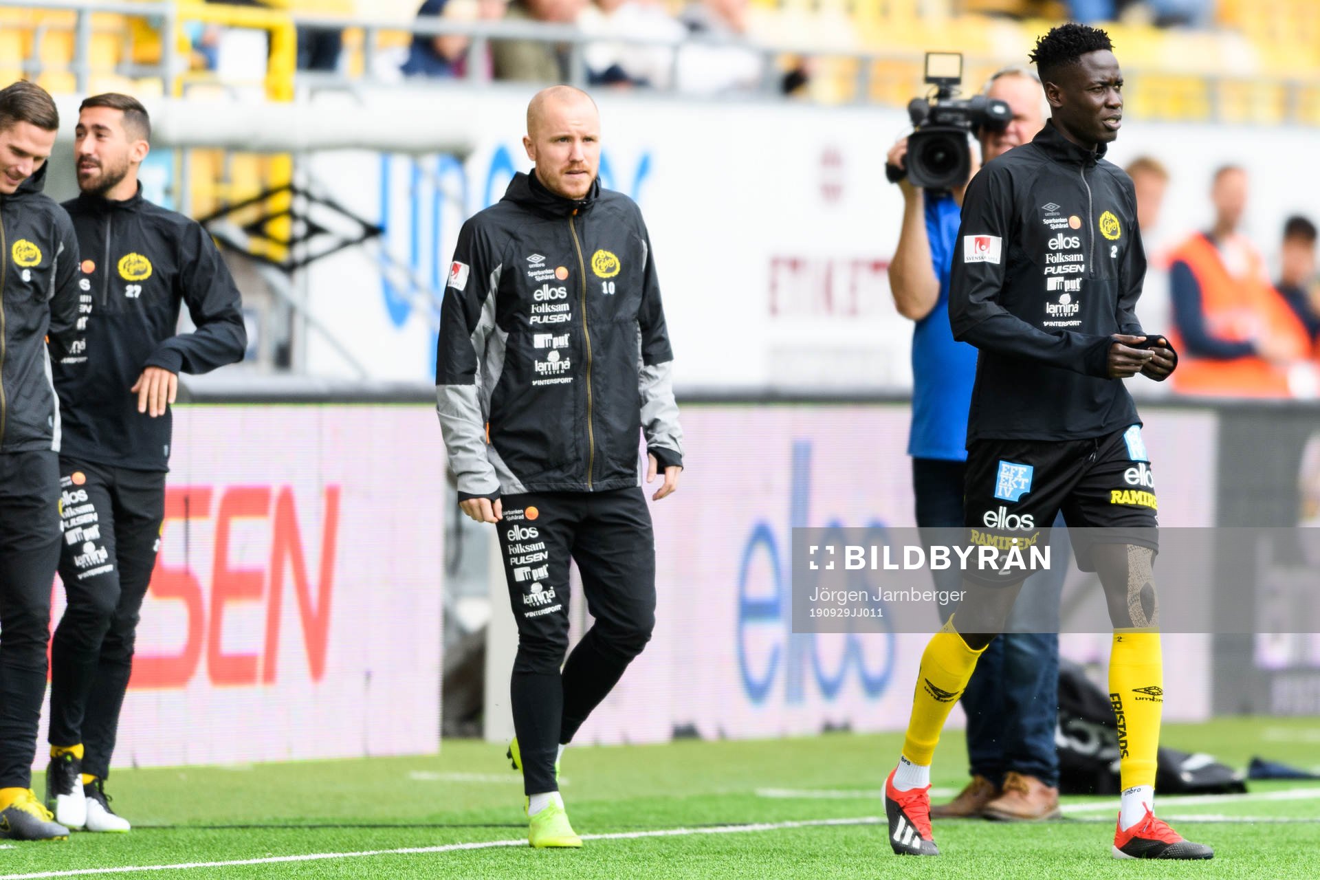 Elfsborgs spelare kommer in på arenan