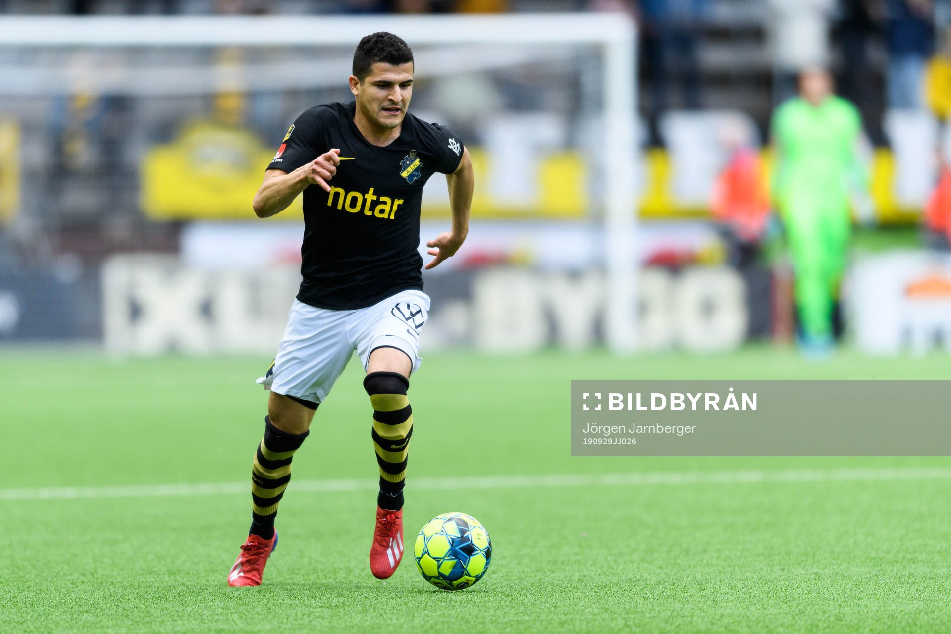 s Tarik Elyounoussi