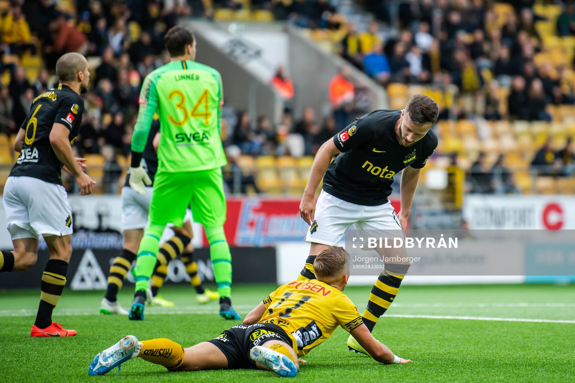 s Robert Lundström reagerar på Elfsborgs Jesper Karlsson