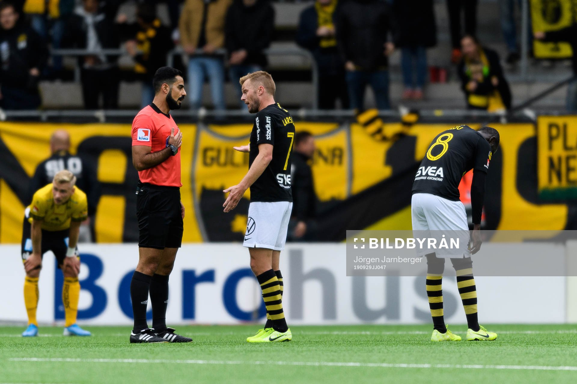 s Sebastian Larsson och Enoch Kofi Adu deppar