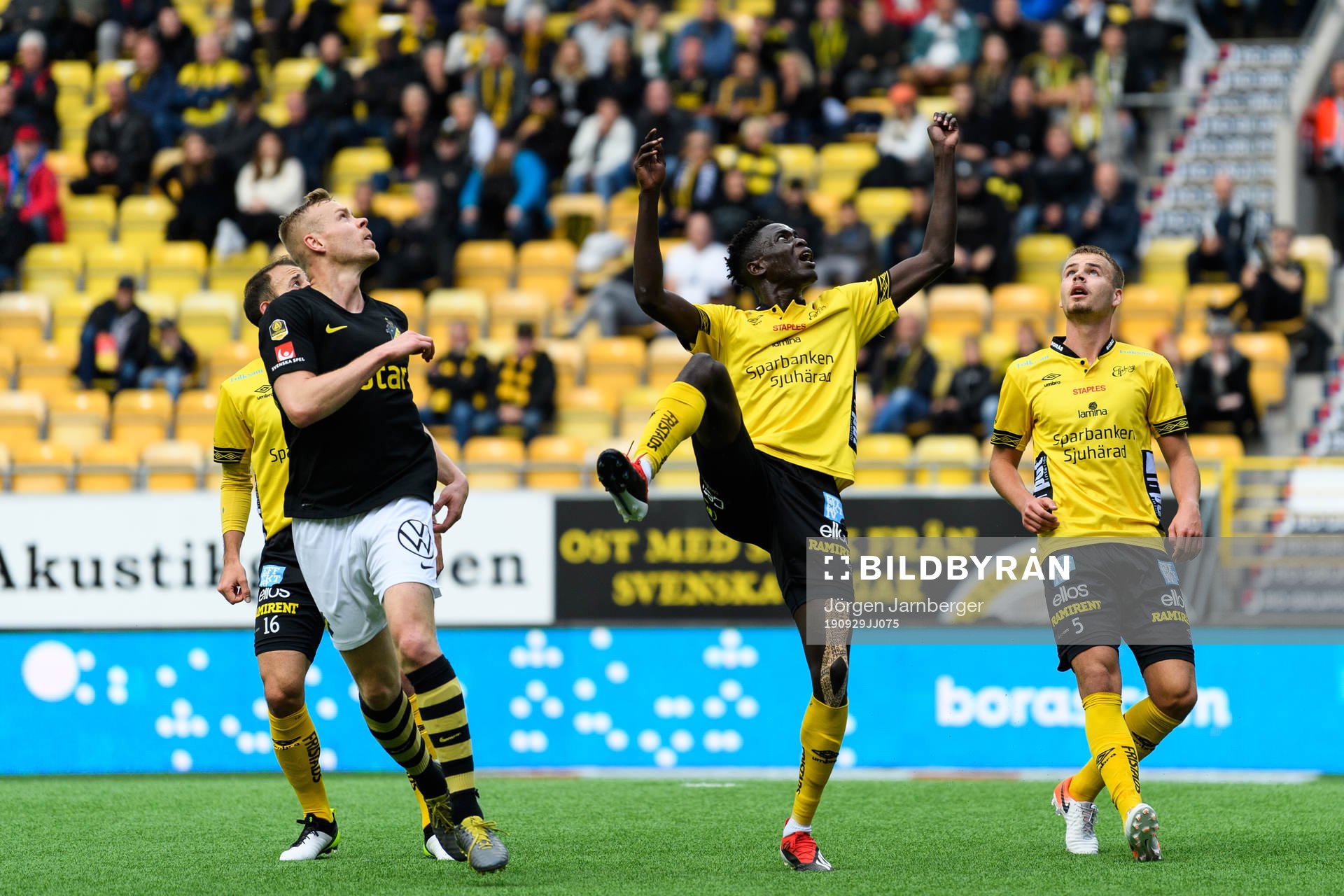 s Kolbeinn Sigthorsson och Elfsborgs Joseph Okumu och
