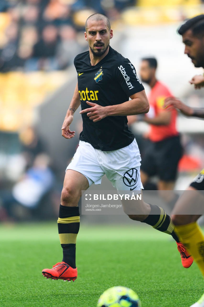 s Panajotis Dimitriadis