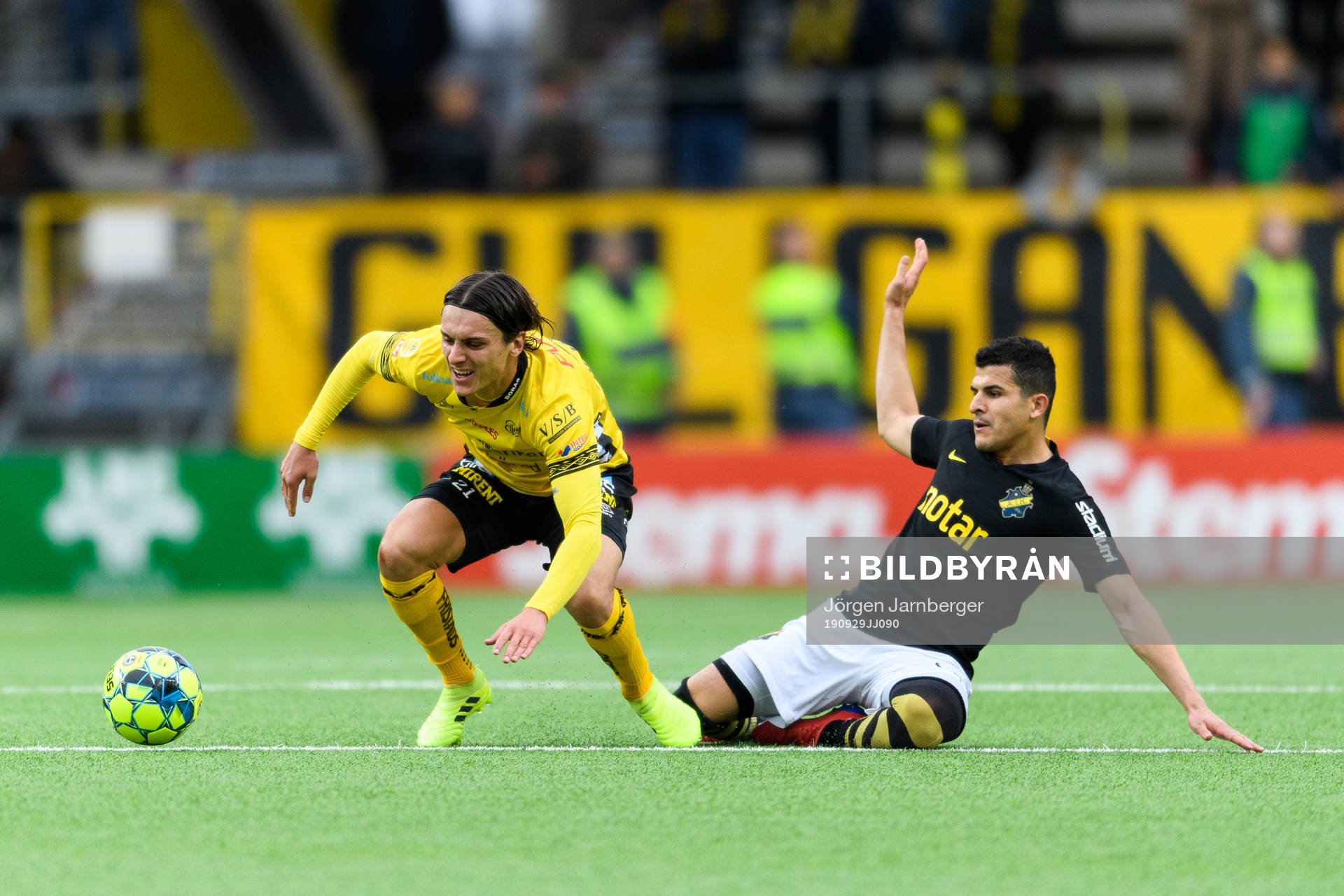 s Tarik Elyounoussi