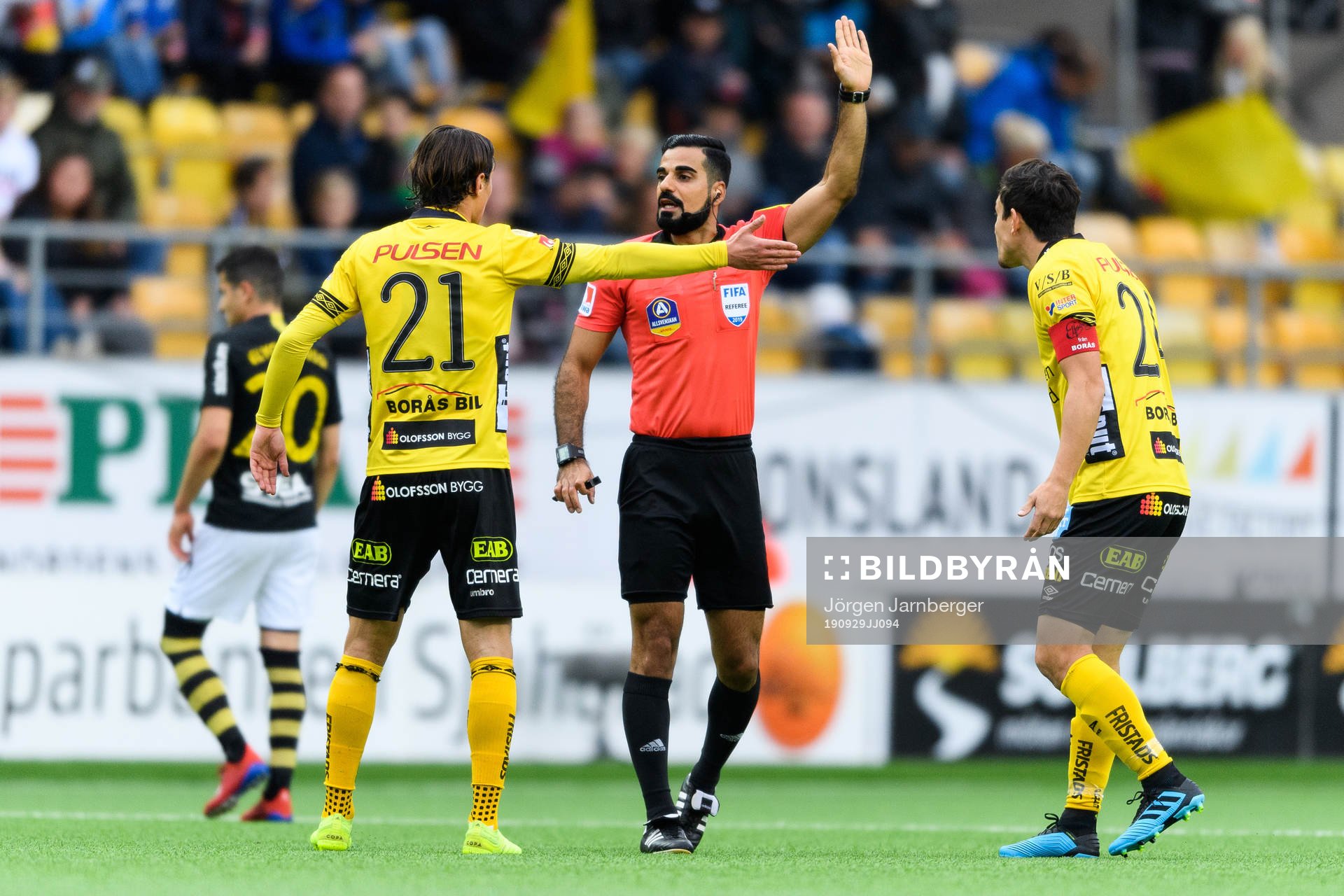 Elfsborgs Jonathan Levi och Stefan Ishizaki diskuterar med