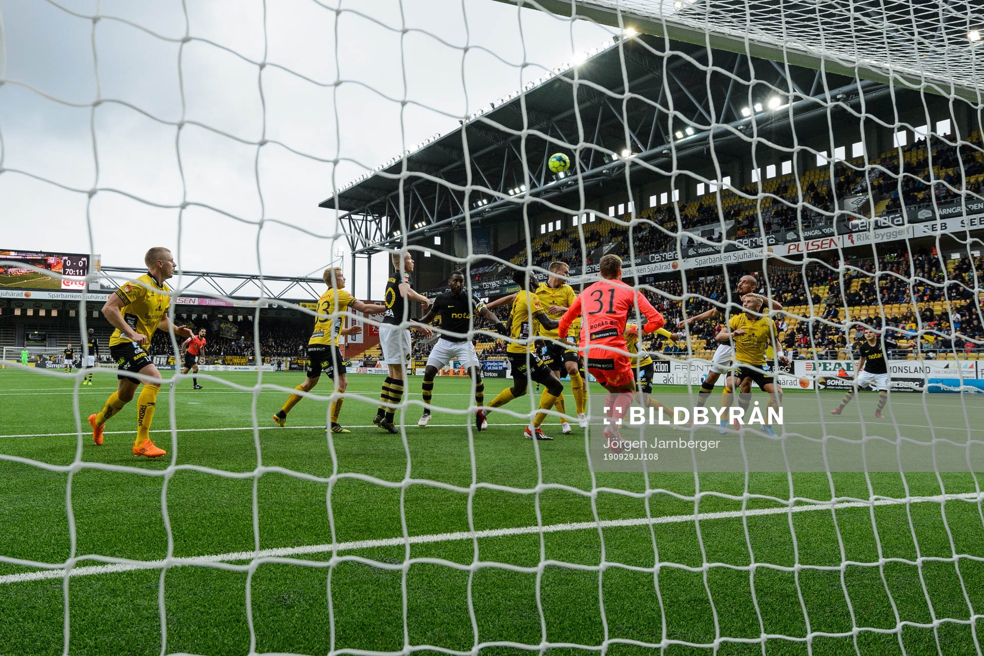 Kamp framför Elfsborgs mål under fotbollsmatchen i Allsvenskan mellan Elfsborg och AIK den 29 september 2019 i Borås.