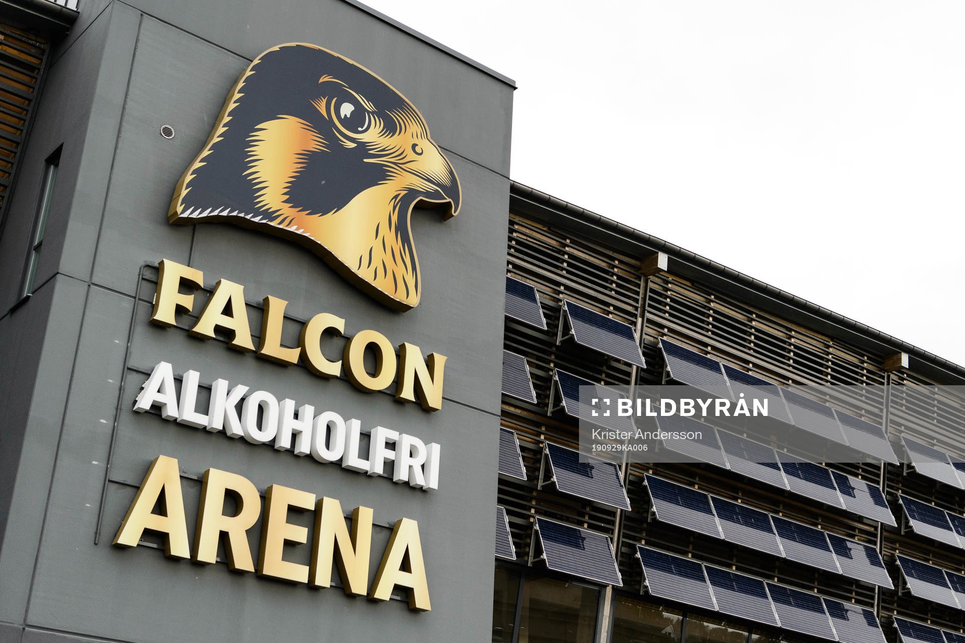 Exteriör av Falcon Alkoholfri Arena före fotbollsmatchen