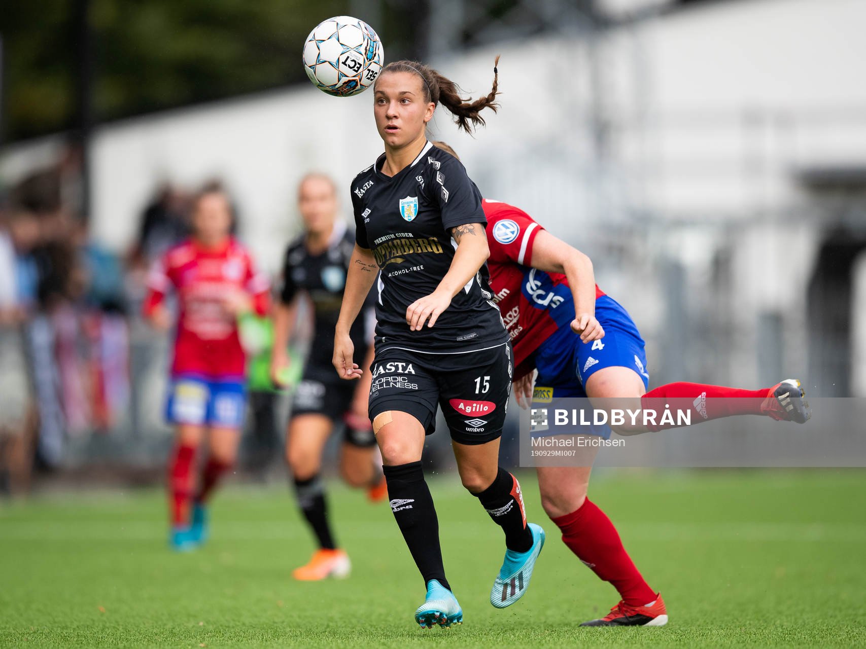 Göteborgs Julia Zigiotti Olme före Vittsjös Catherine