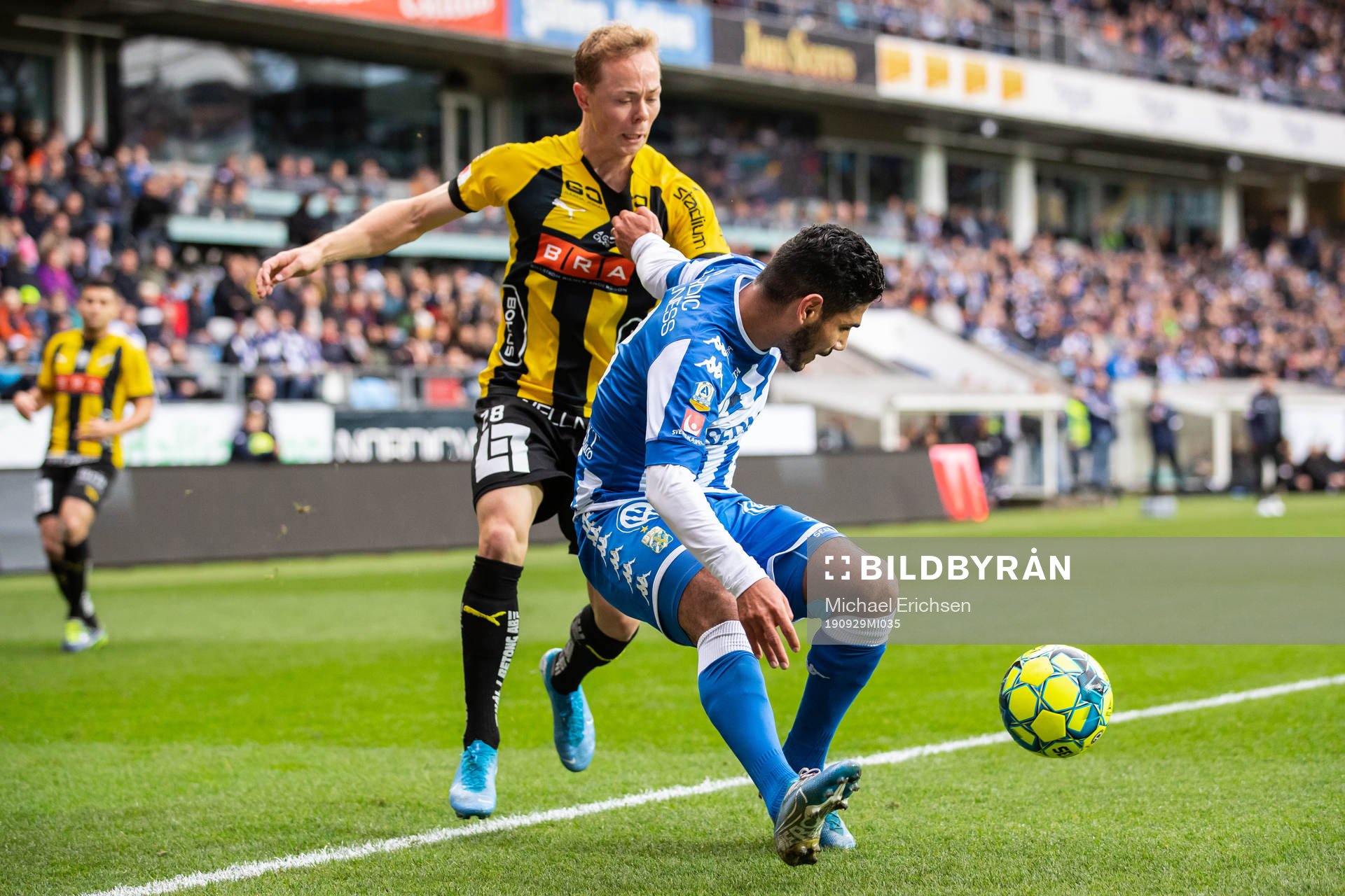 Häckens Erik Friberg och IFK Göteborgs Alhassan Yusuf