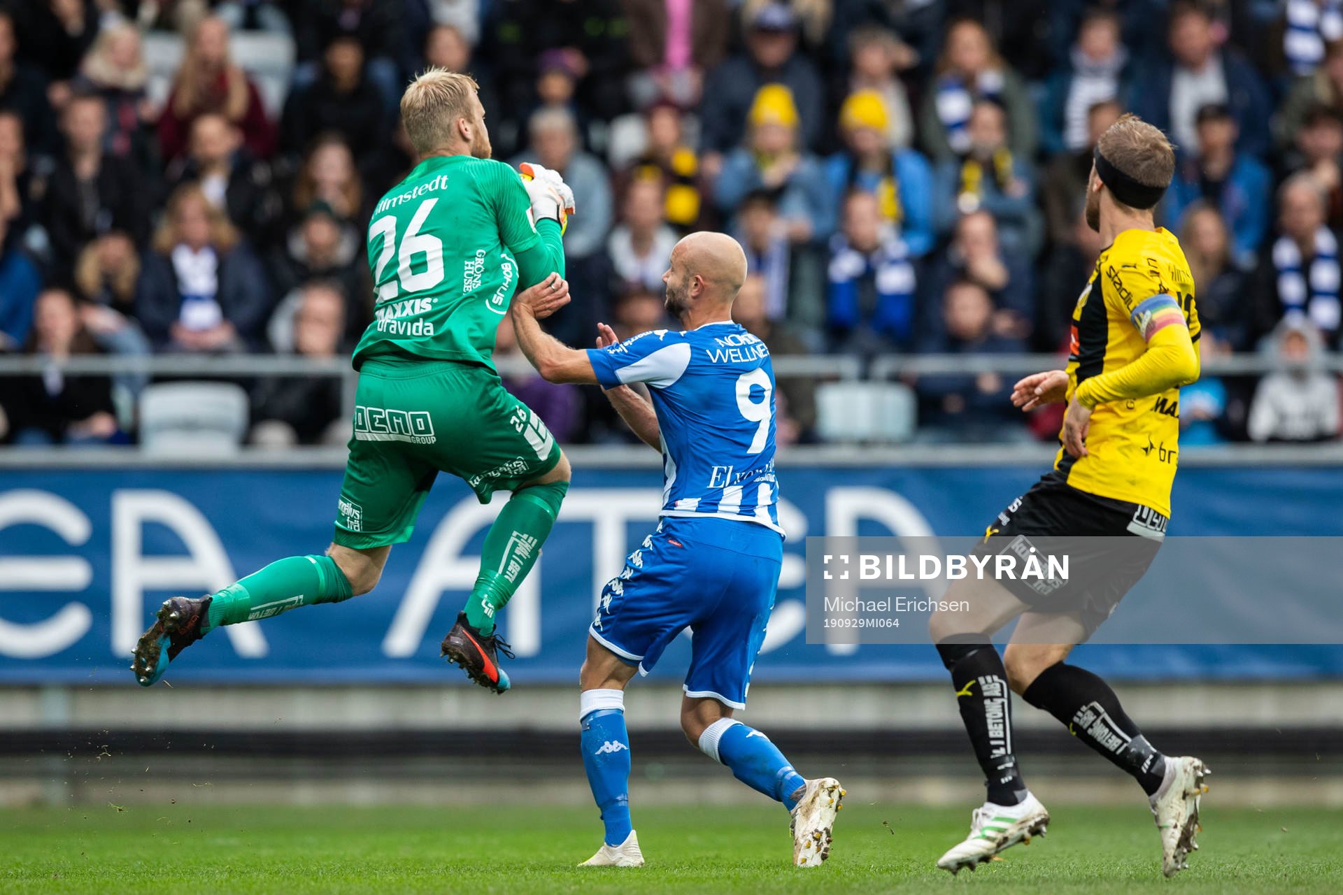 Häckens målvakt Peter Abrahamsson mot IFK Göteborgs