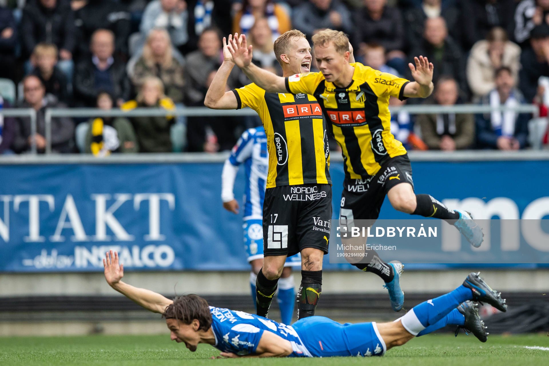 IFK Göteborgs Lasse Vibe faller