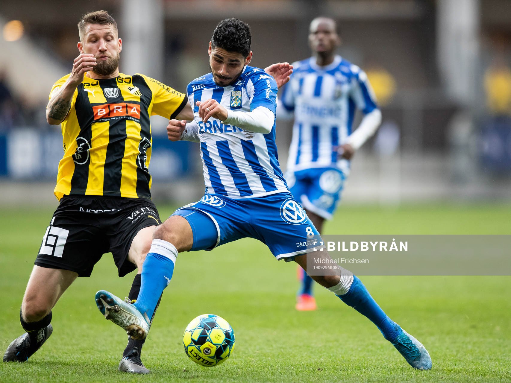 Häckens Juhani Ojala och IFK Göteborgs Hosam Aiesh